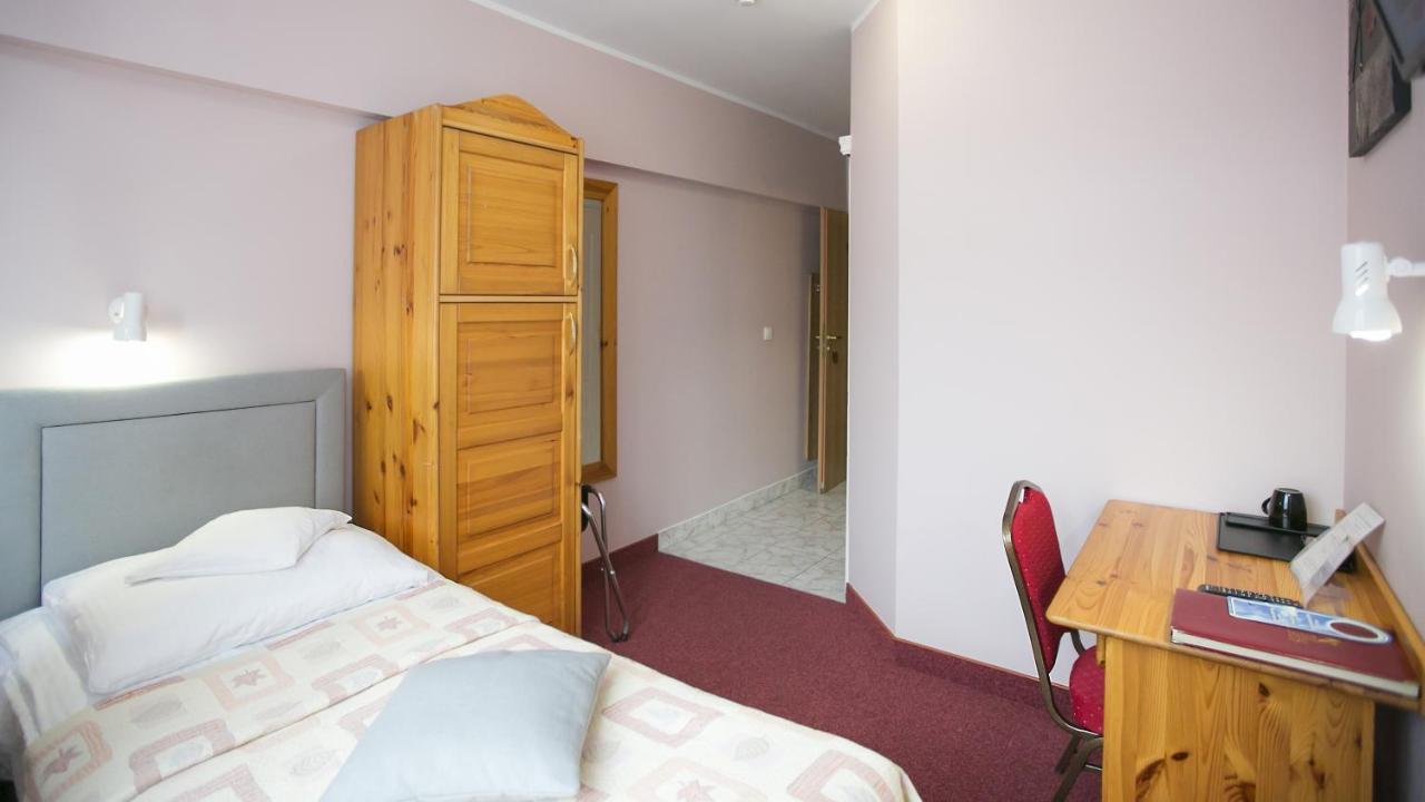 Hotel Unibus Bielsk Podlaski Extérieur photo