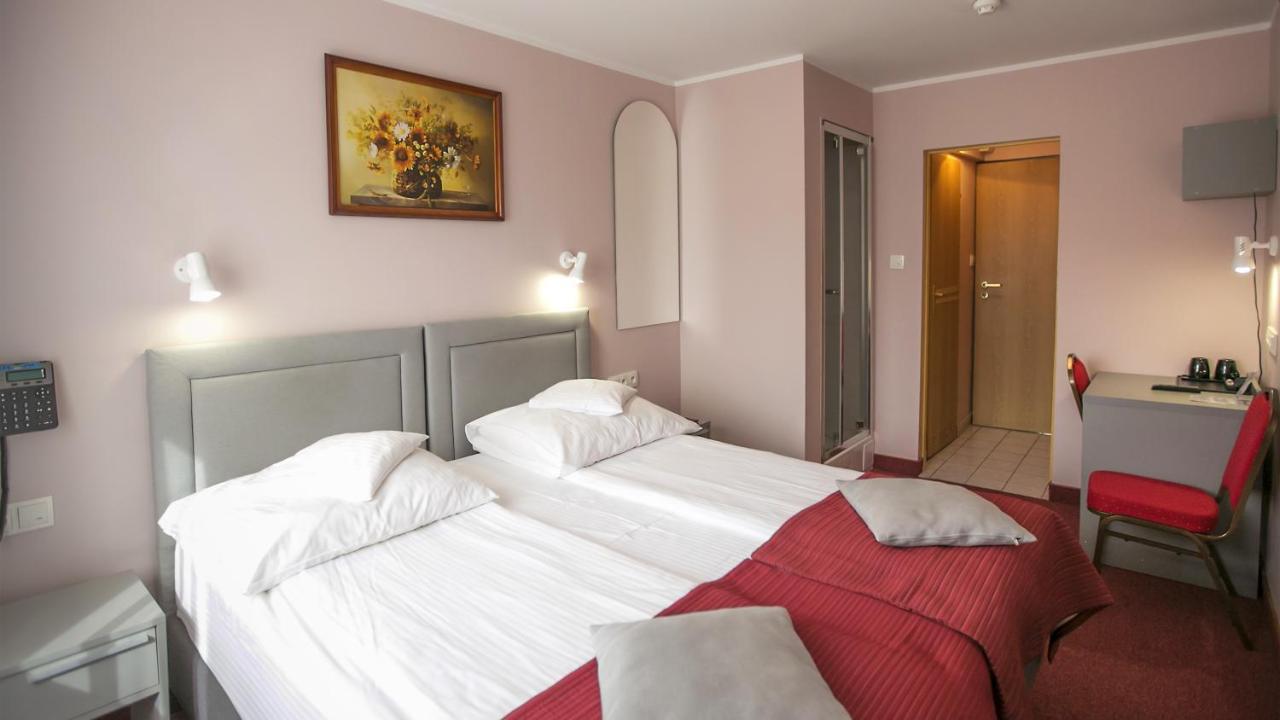 Hotel Unibus Bielsk Podlaski Extérieur photo