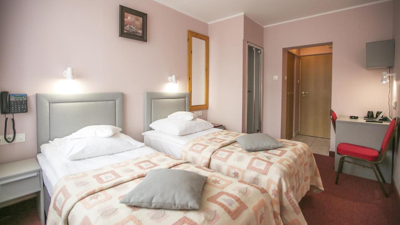 Hotel Unibus Bielsk Podlaski Extérieur photo
