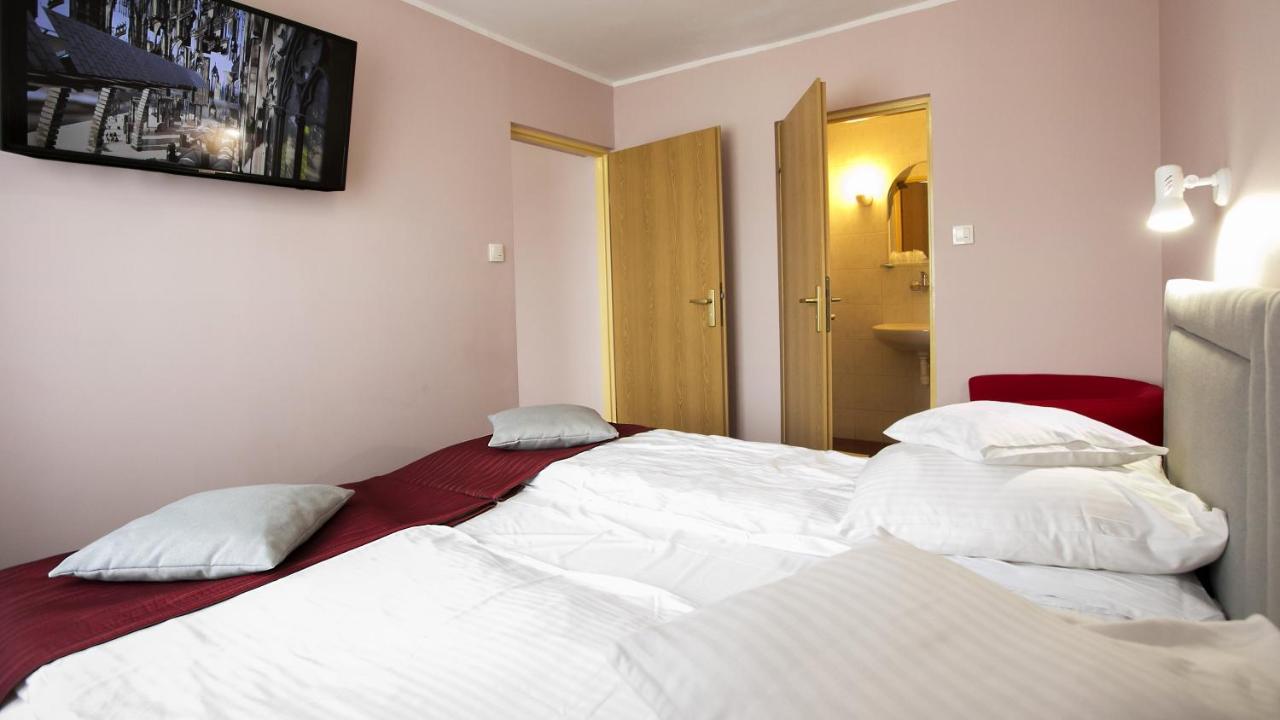 Hotel Unibus Bielsk Podlaski Extérieur photo