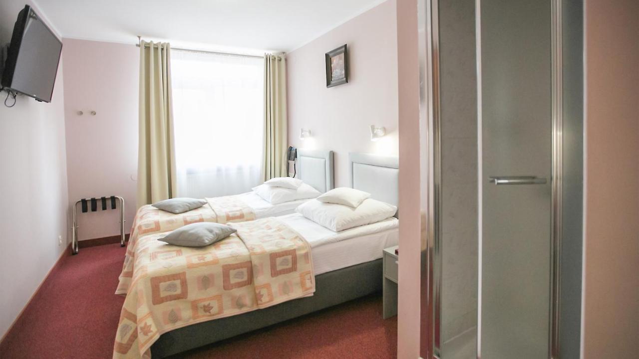 Hotel Unibus Bielsk Podlaski Extérieur photo