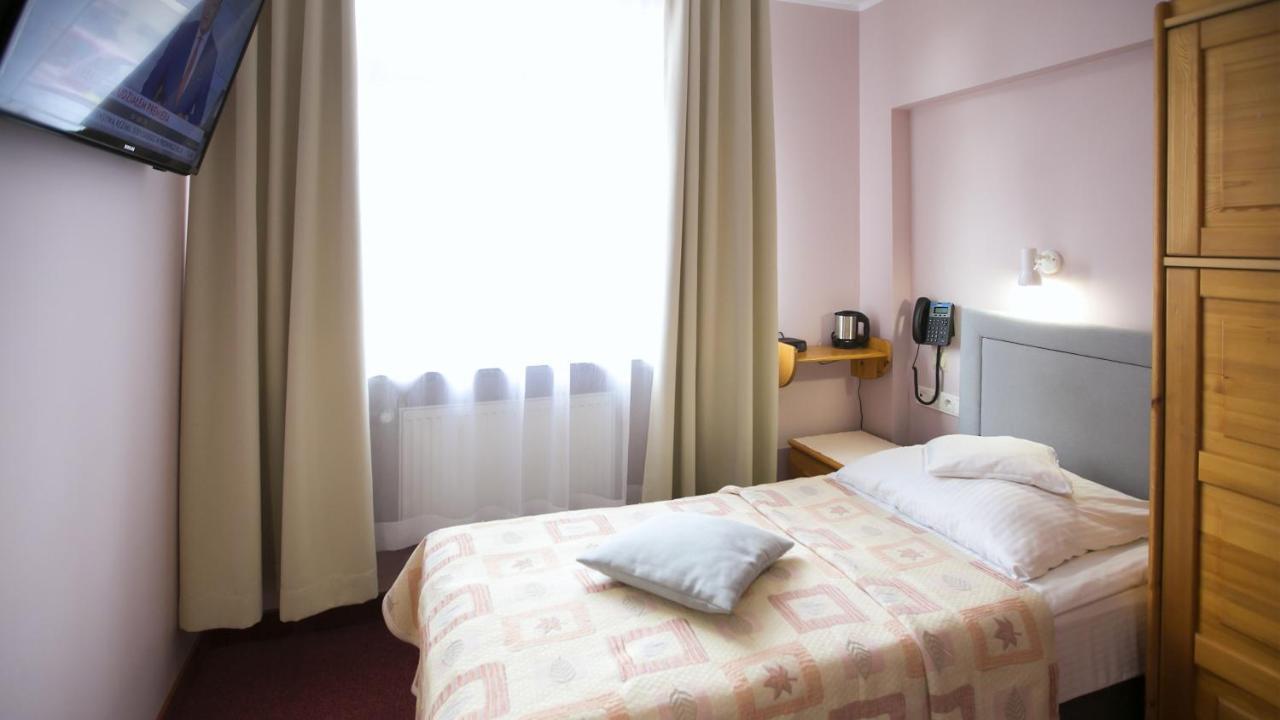 Hotel Unibus Bielsk Podlaski Extérieur photo