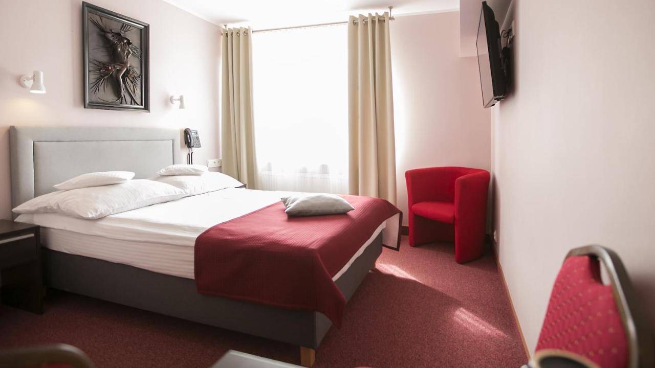 Hotel Unibus Bielsk Podlaski Extérieur photo