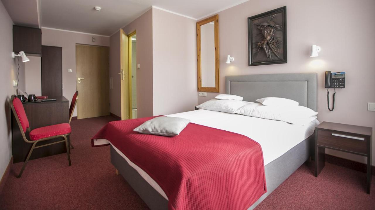 Hotel Unibus Bielsk Podlaski Extérieur photo