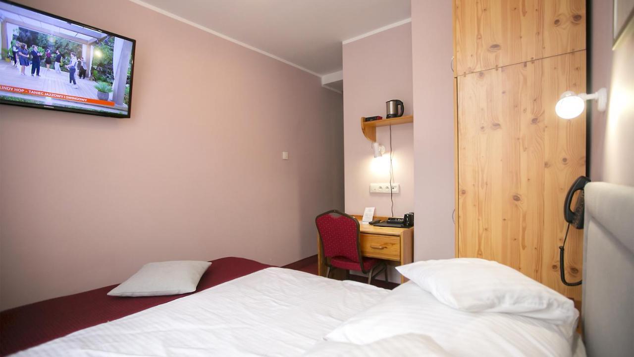 Hotel Unibus Bielsk Podlaski Extérieur photo