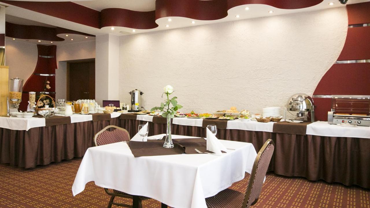 Hotel Unibus Bielsk Podlaski Extérieur photo