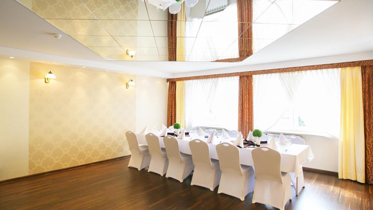Hotel Unibus Bielsk Podlaski Extérieur photo