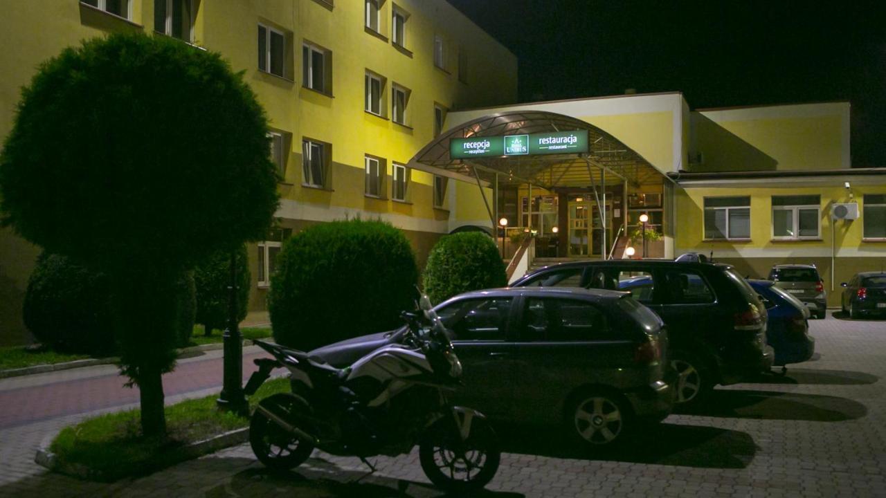 Hotel Unibus Bielsk Podlaski Extérieur photo
