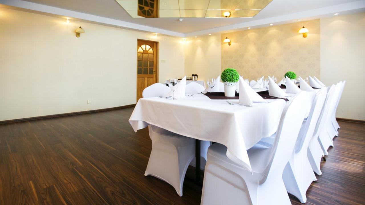 Hotel Unibus Bielsk Podlaski Extérieur photo